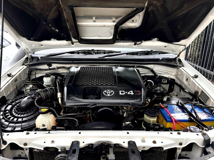 2013 Toyota Hilux SR KUN26R MY12 4X4 Glacier White