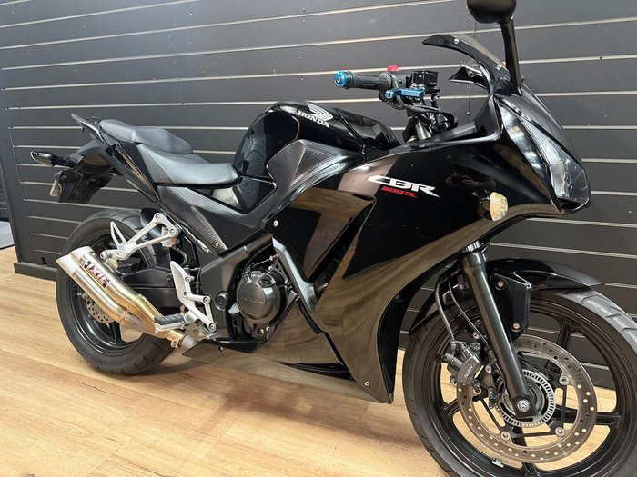 2016 Honda CBR300R Black