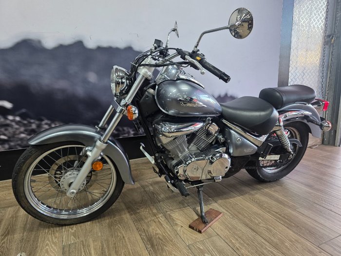 2013 Suzuki VL250 (LC250 INTRUDER) SILVER