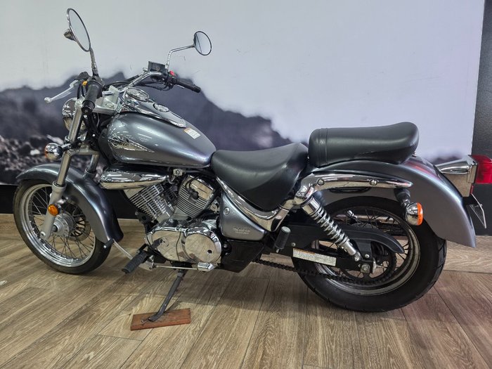 2013 Suzuki VL250 (LC250 INTRUDER) SILVER