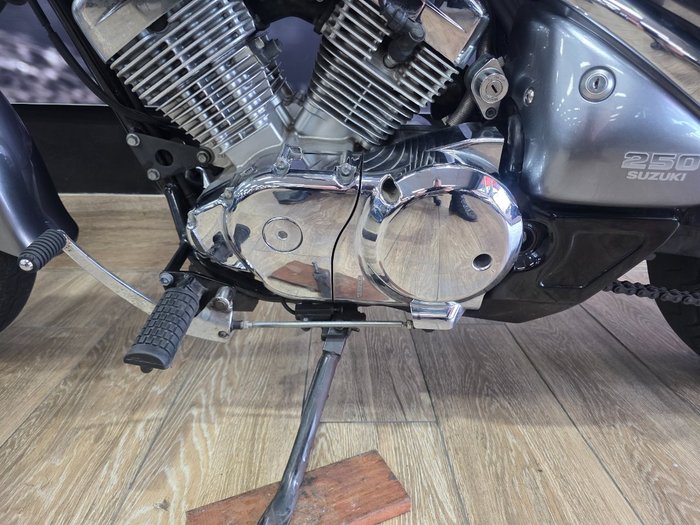 2013 Suzuki VL250 (LC250 INTRUDER) SILVER