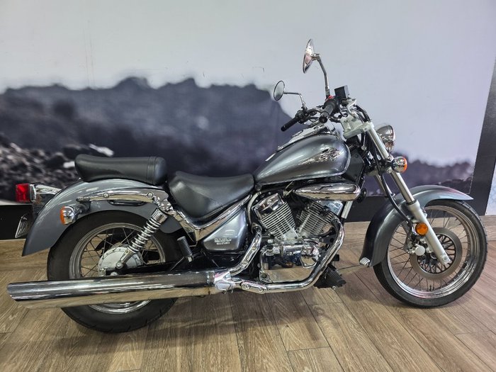 2013 Suzuki VL250 (LC250 INTRUDER) SILVER