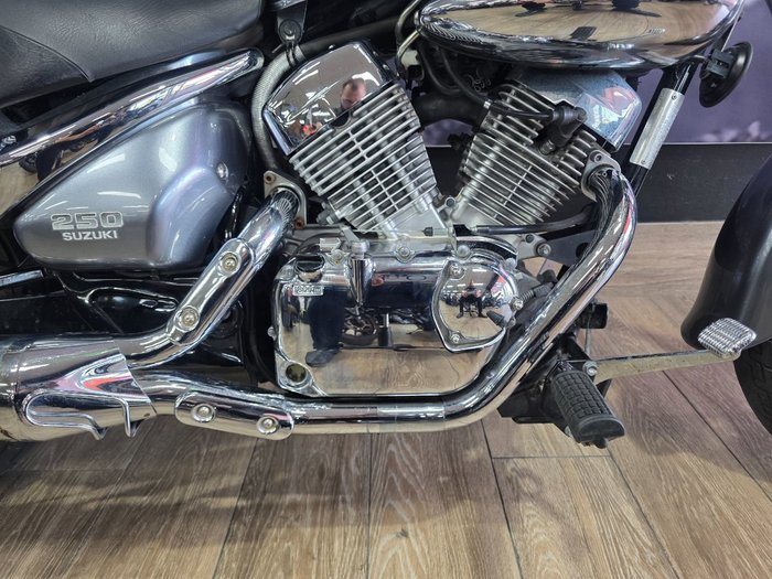 2013 Suzuki VL250 (LC250 INTRUDER) SILVER