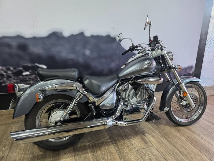 2013 Suzuki VL250 (LC250 INTRUDER) SILVER