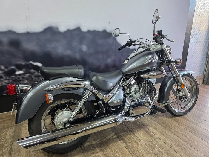 2013 Suzuki VL250 (LC250 INTRUDER) SILVER