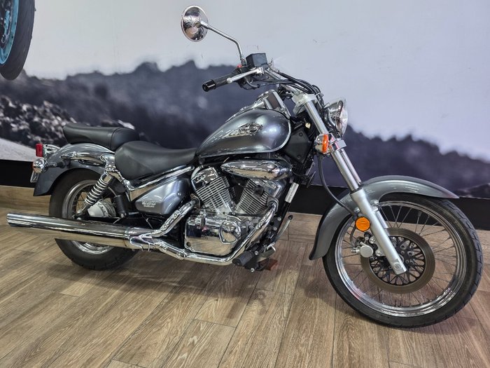 2013 Suzuki VL250 (LC250 INTRUDER) SILVER