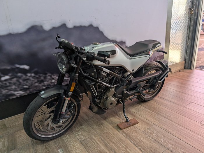 2021 HUSQVARNA VITPILEN 401 GREY