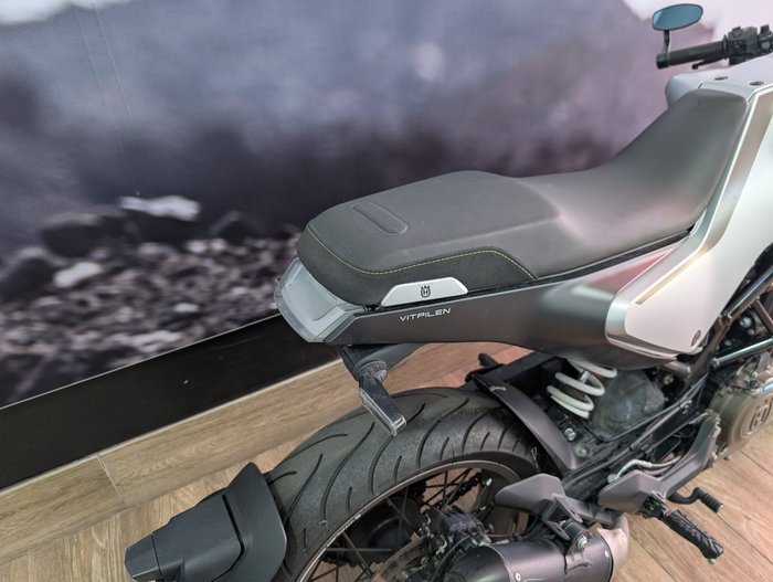 2021 HUSQVARNA VITPILEN 401 GREY