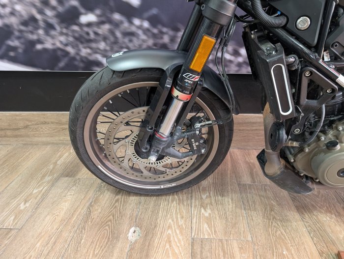 2021 HUSQVARNA VITPILEN 401 GREY