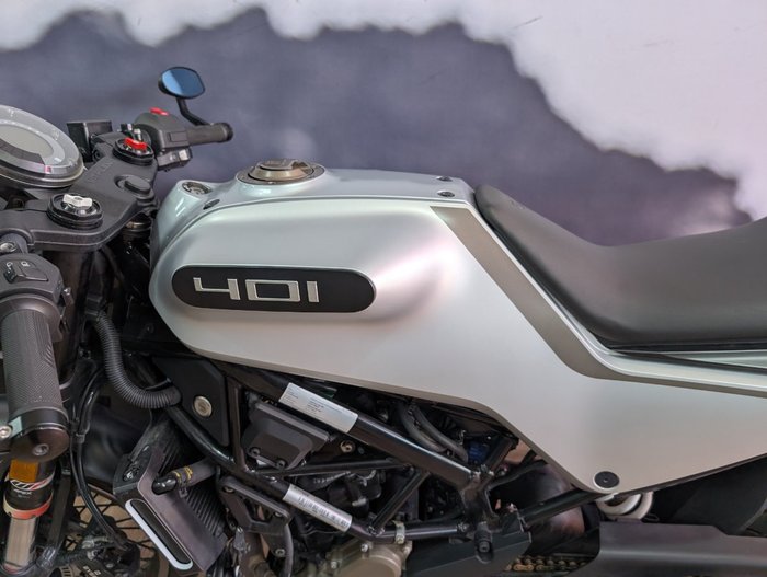 2021 HUSQVARNA VITPILEN 401 GREY