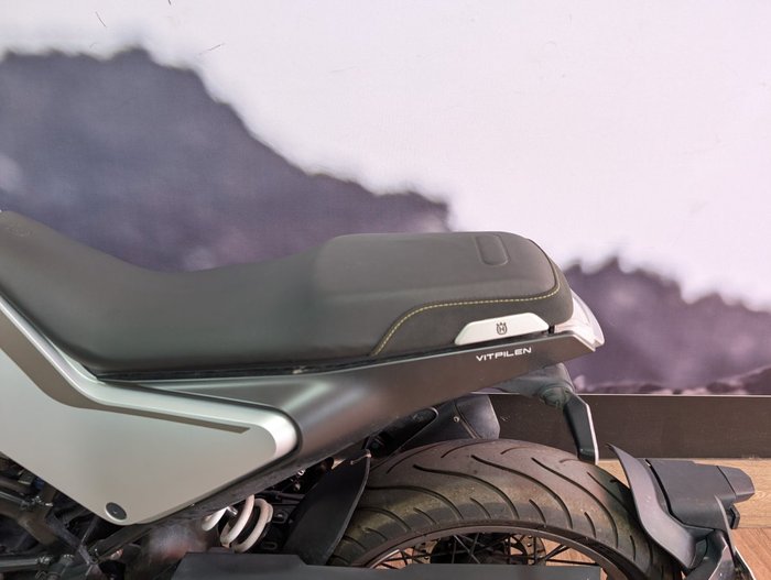 2021 HUSQVARNA VITPILEN 401 GREY