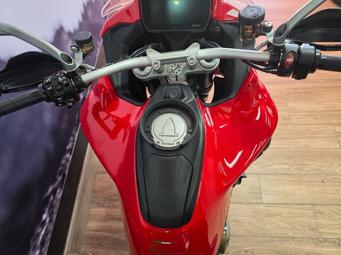 2021 DUCATI MULTISTRADA V4 S RED