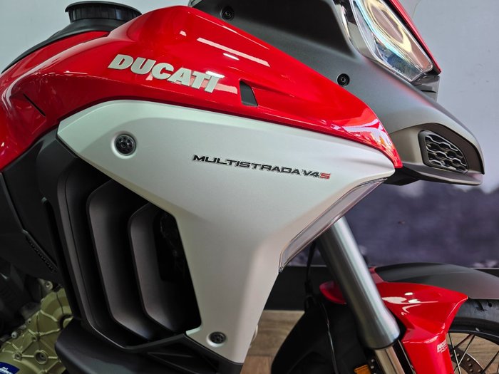 2021 DUCATI MULTISTRADA V4 S RED