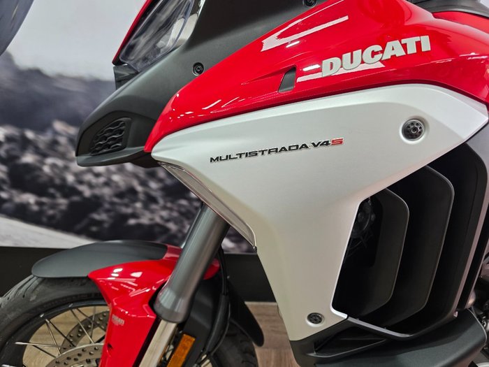 2021 DUCATI MULTISTRADA V4 S RED