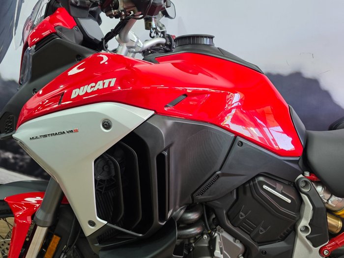 2021 DUCATI MULTISTRADA V4 S RED