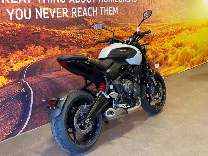2026 Triumph Trident 660 Trident White