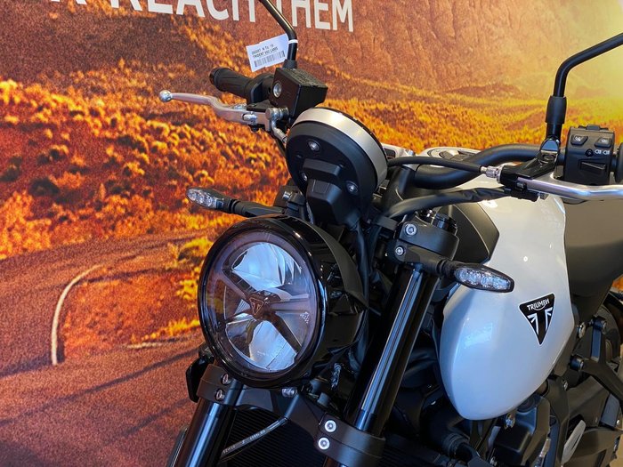 2026 Triumph Trident 660 Trident White