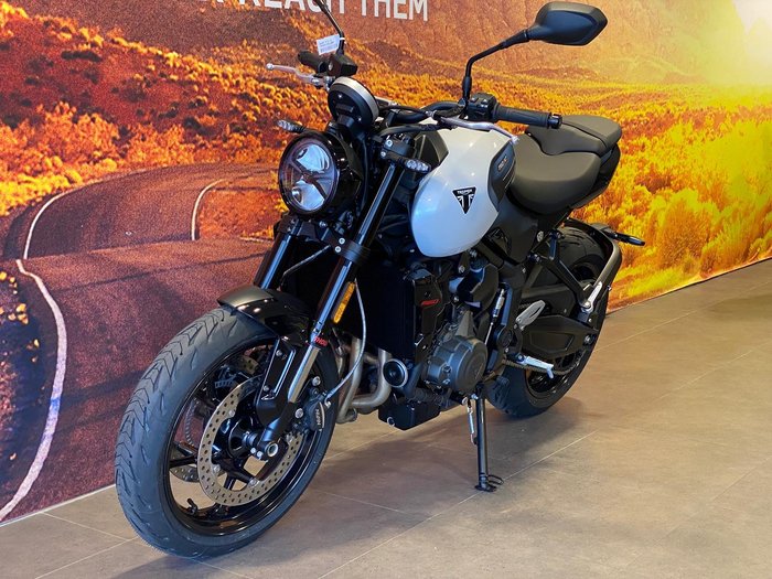 2026 Triumph Trident 660 Trident White