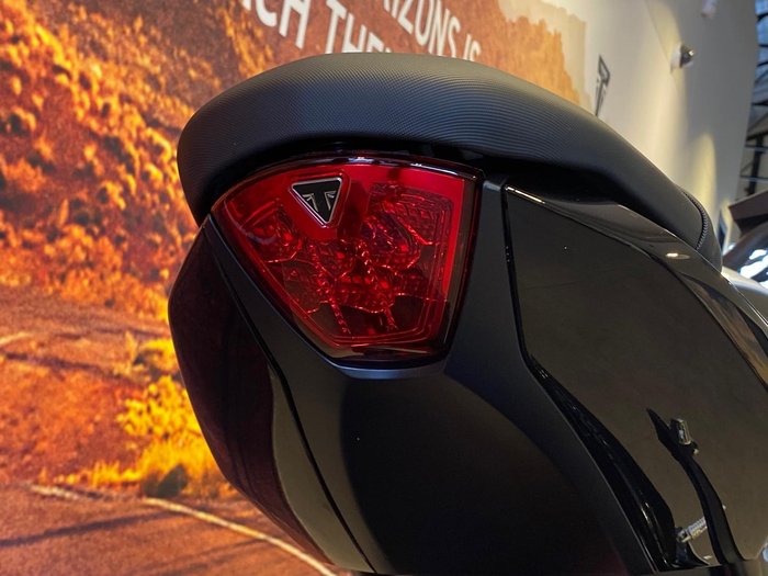 2026 Triumph Trident 660 Trident White