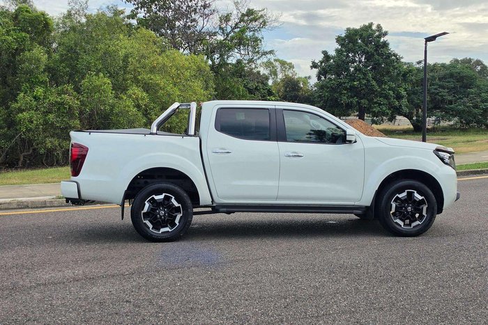 2023 Nissan Navara ST-X D23 MY23 4X4 Dual Range White