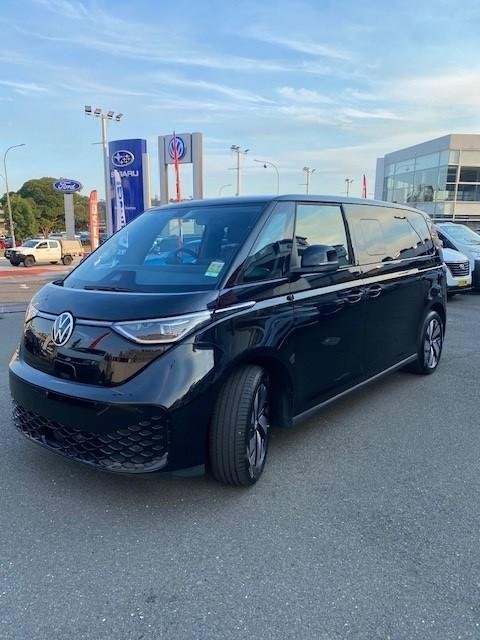 2025 Volkswagen ID. Buzz Pro BEV560