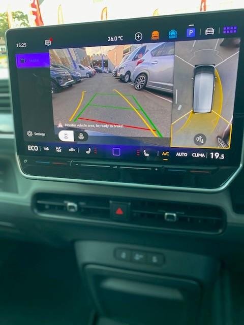 2025 Volkswagen ID. Buzz Pro BEV560