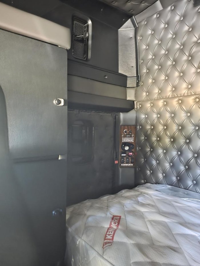 2024 Kenworth T909