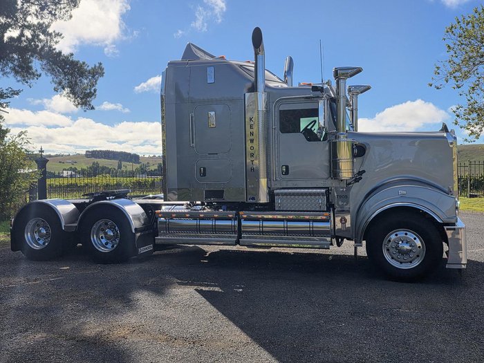 2024 Kenworth T909 Grey