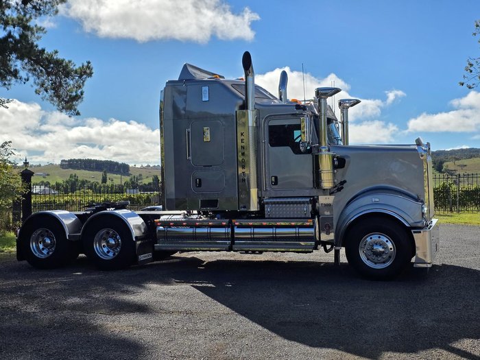 2024 Kenworth T909 Grey