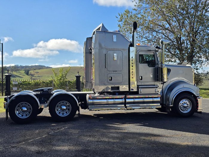 2024 Kenworth T909 Grey