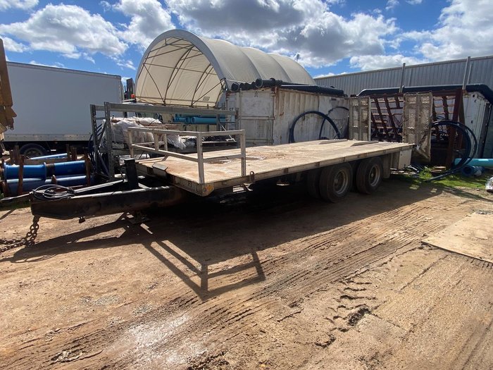 1986 Custom Tandem Axle Pig Plant Trailer