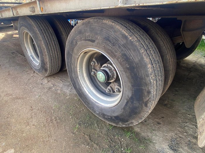 1986 Custom Tandem Axle Pig Plant Trailer