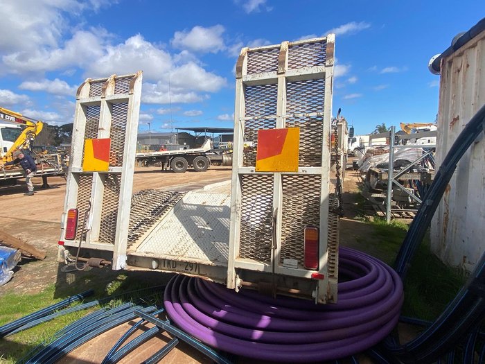 1986 Custom Tandem Axle Pig Plant Trailer