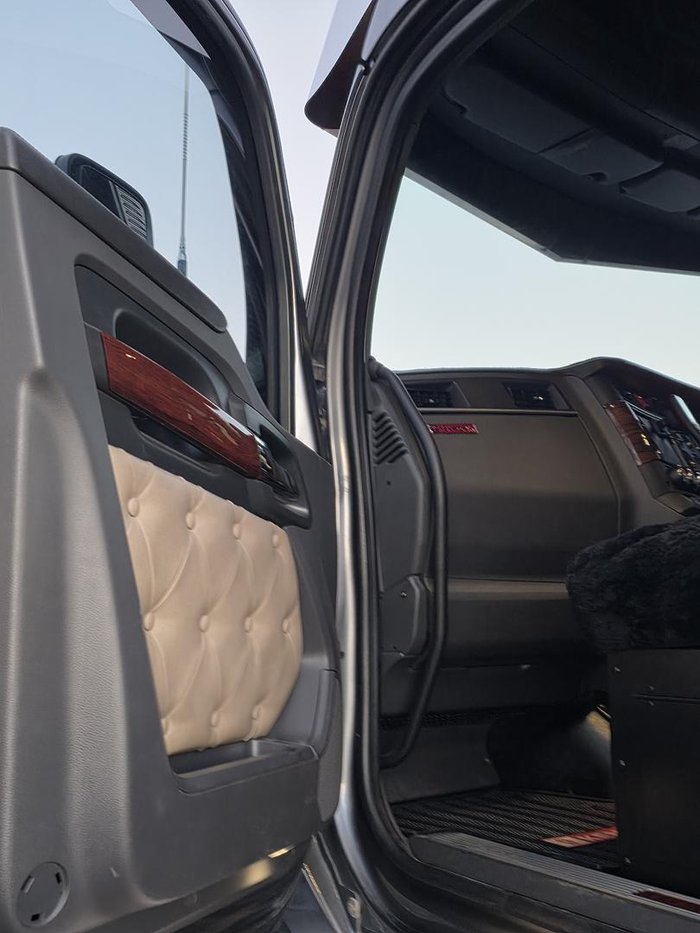 2019 Kenworth T610sar SAR