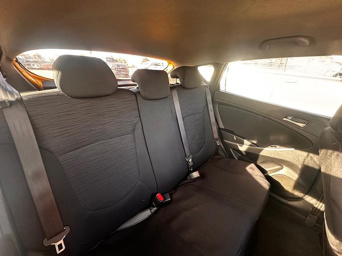 2015 Hyundai Accent Active