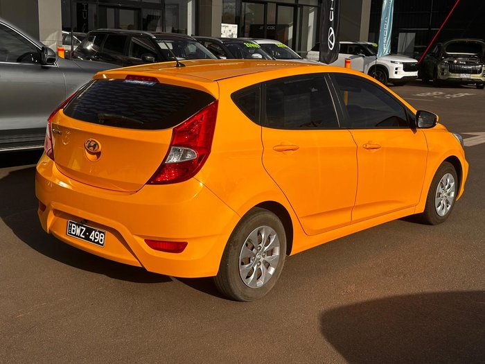 2015 Hyundai Accent Active