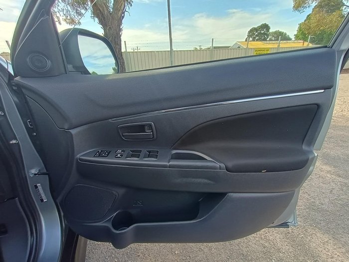 2022 Mitsubishi ASX ES
