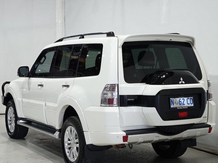 2020 Mitsubishi Pajero GLS