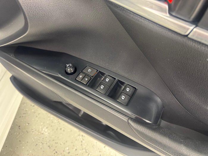 2019 Toyota Camry Ascent Sport ASV70R Glacier White