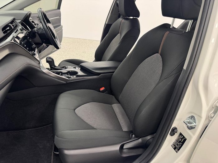 2019 Toyota Camry Ascent Sport ASV70R Glacier White
