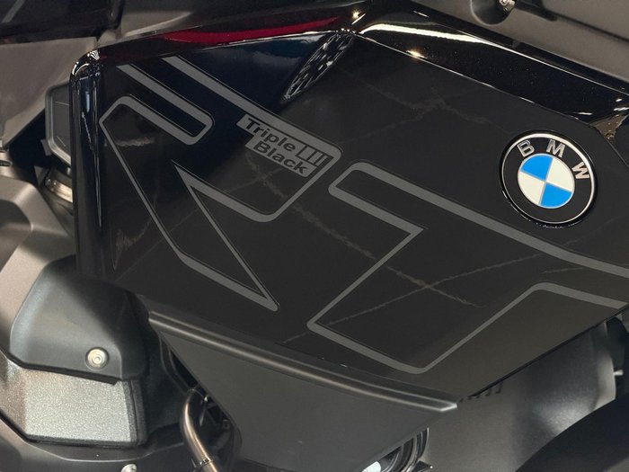 2025 BMW R 1300 RT Triple Black