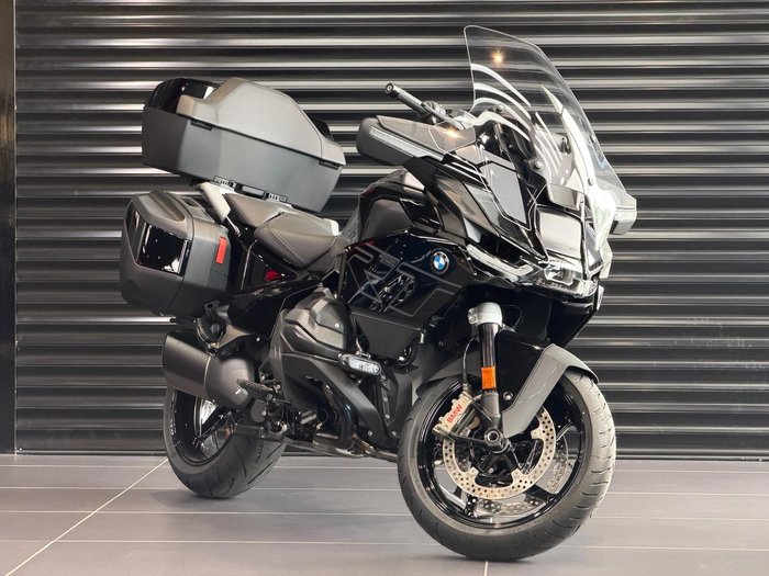 2025 BMW R 1300 RT Triple Black