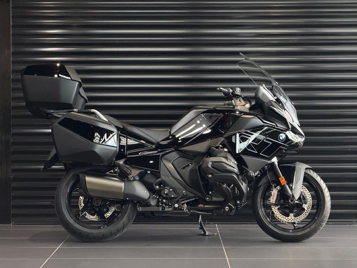 2025 BMW R 1300 RT Triple Black