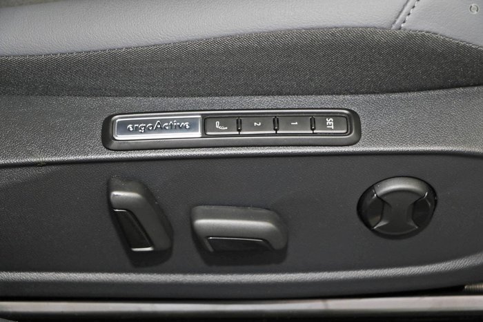 2024 Volkswagen ID.4 Pro