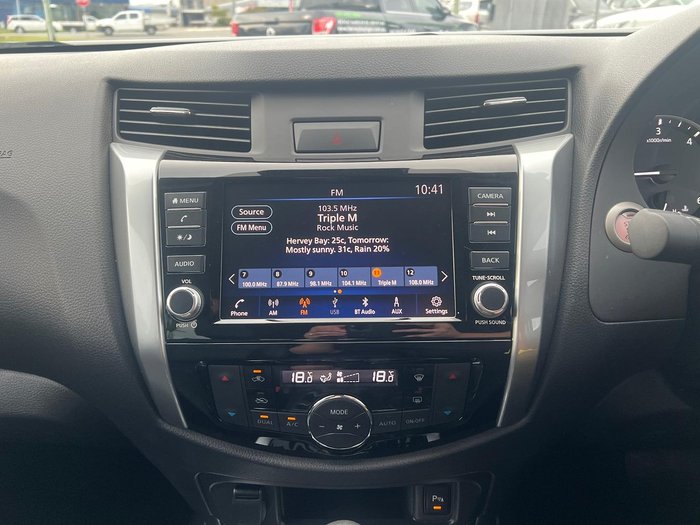 2024 Nissan Navara ST-X