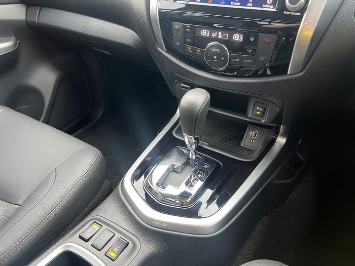 2024 Nissan Navara ST-X