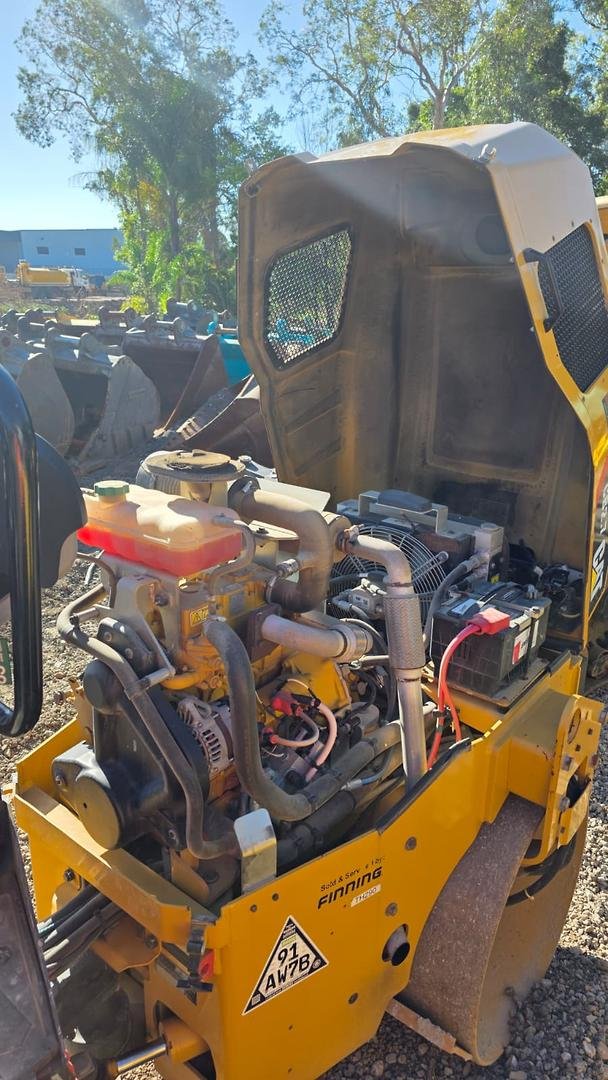 2019 Caterpillar Cb2.7 Yellow