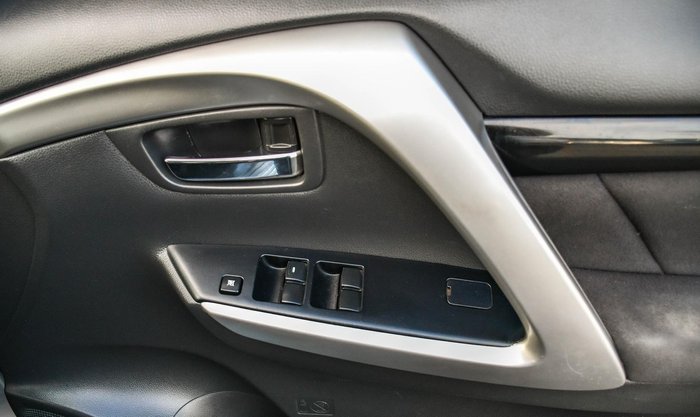 2016 Mitsubishi Pajero Sport GLX