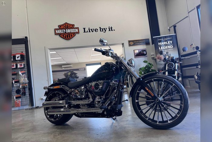 HARLEY-DAVIDSON BREAKOUT 117 (FXBR) ROAD SOFTAIL