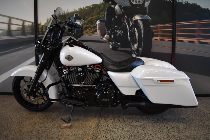 2024 HARLEY-DAVIDSON FLHRXS ROAD KING SPECIAL